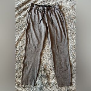 Lululemon size 6 pant stretch waistband with drawstrings